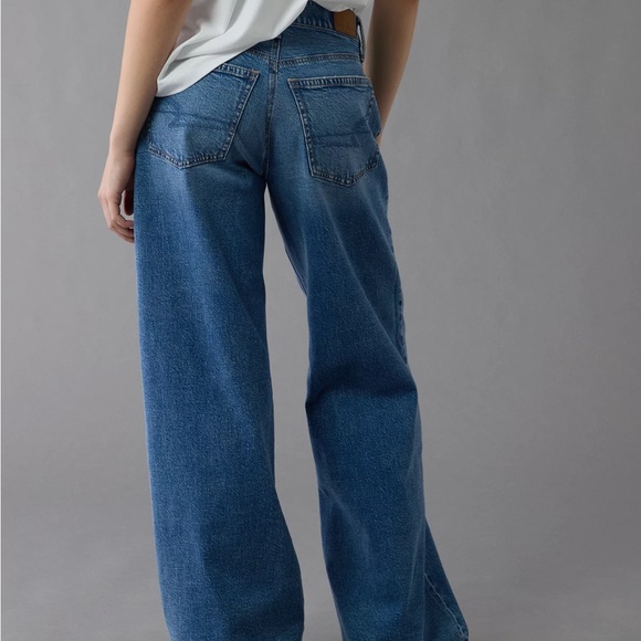 AE Strigid Low-Rise Ultra Wide-Leg Jean 2 Short NWOT - Picture 2 of 7